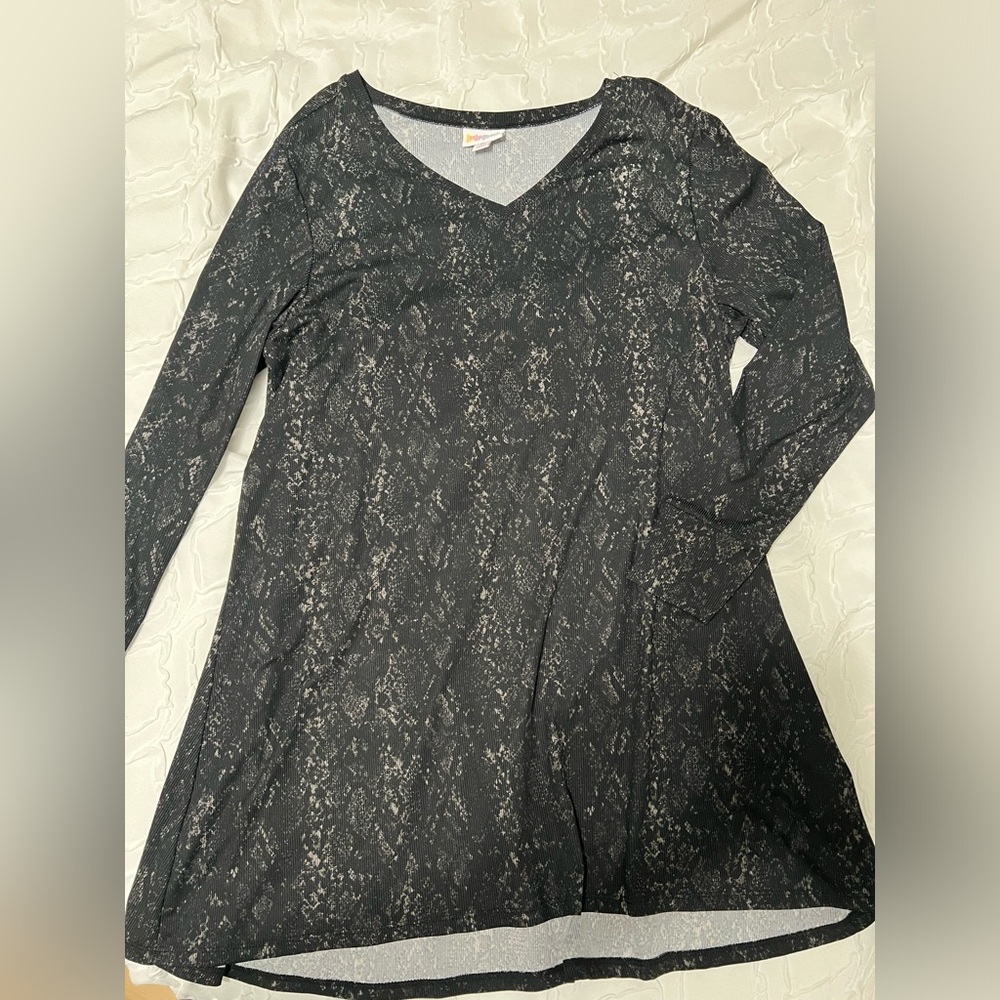 Women’s Lularoe tunic